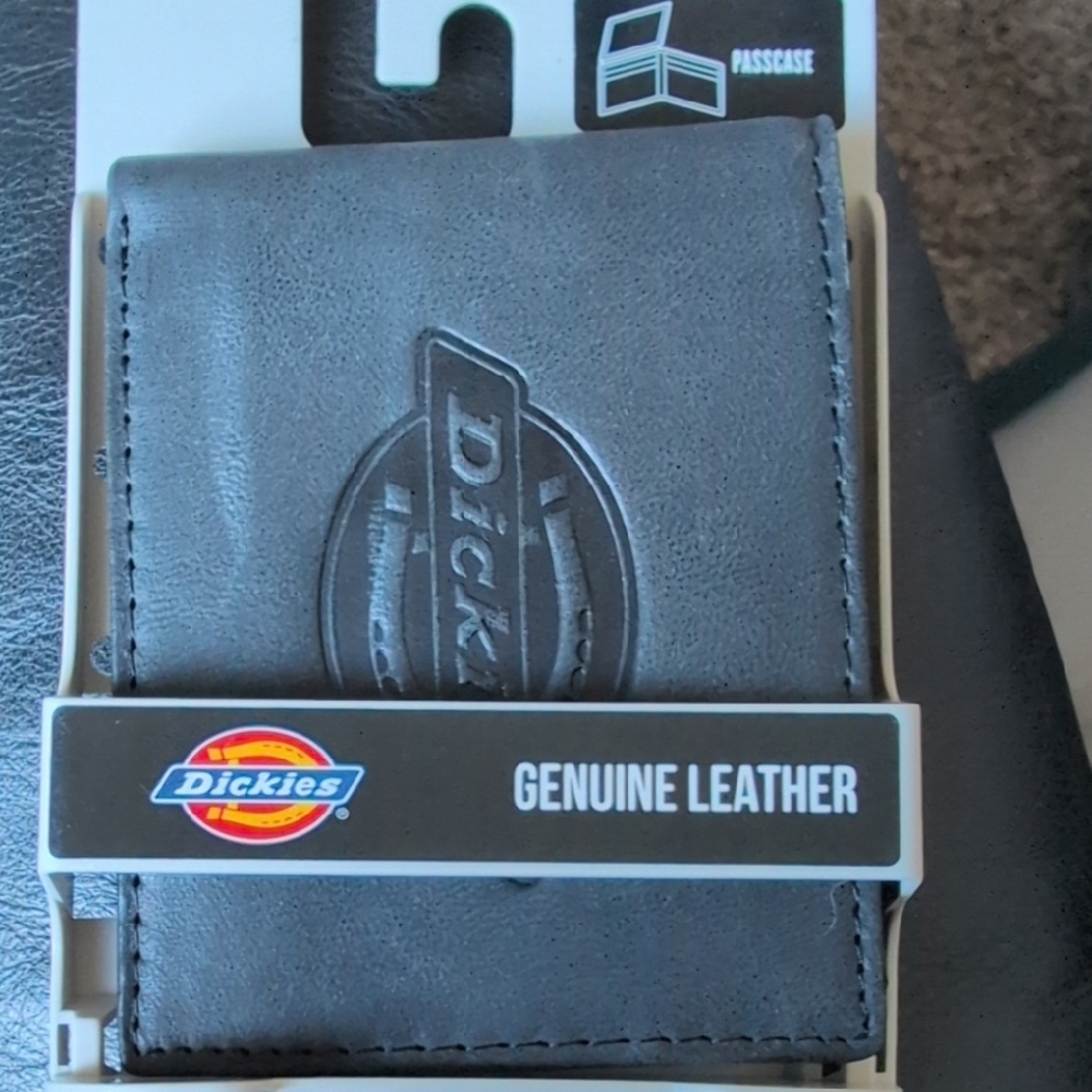 Dickies Black Genuine Leather Passcase